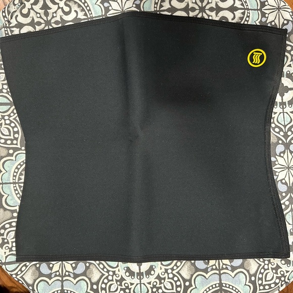 New Hot Belt Black and Pink Waist Trainer - Picture 2 of 6